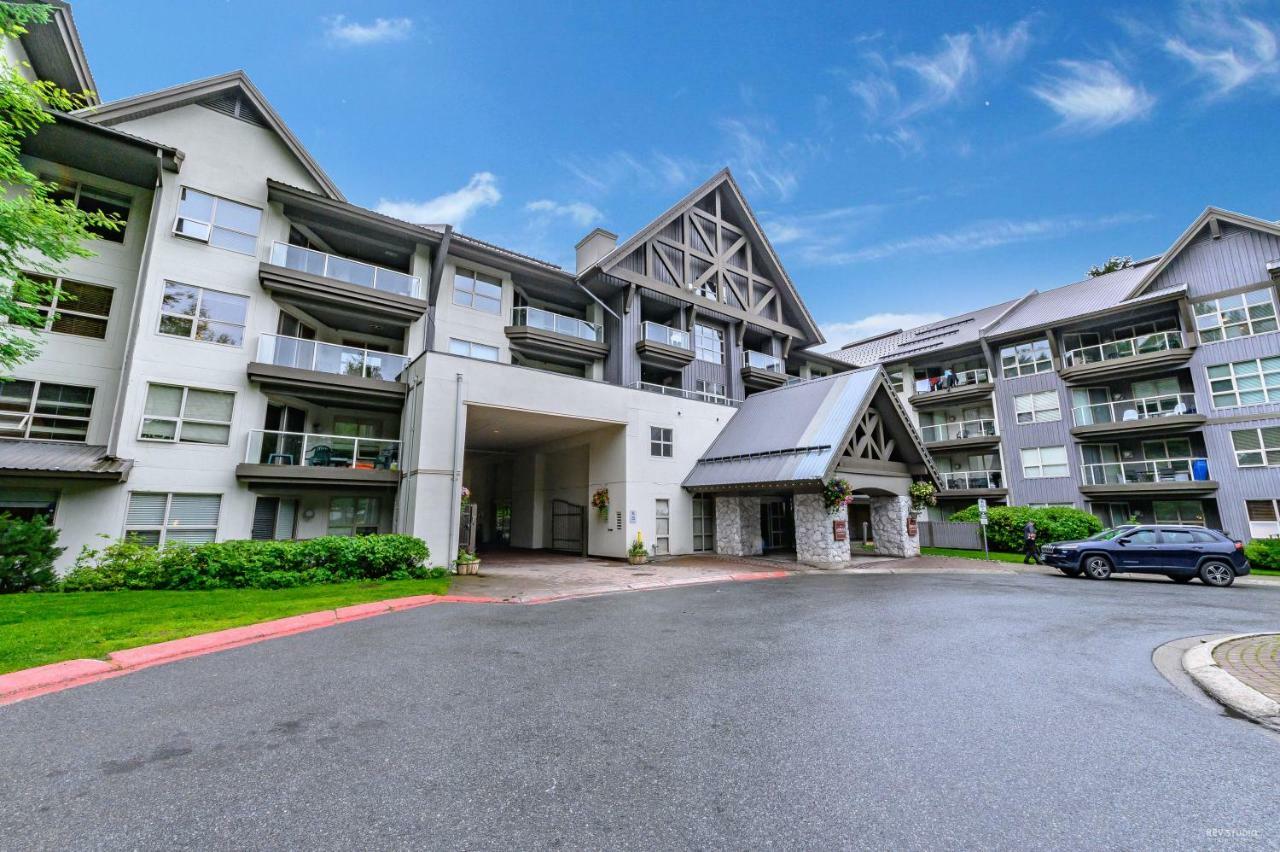 The Best Ski-In/Ski-Out At The Aspens Whistler Exterior photo