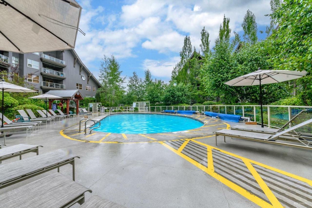 The Best Ski-In/Ski-Out At The Aspens Whistler Exterior photo